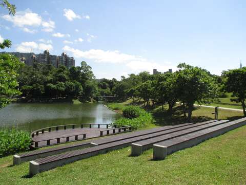 南港公園更新工程水岸舞台