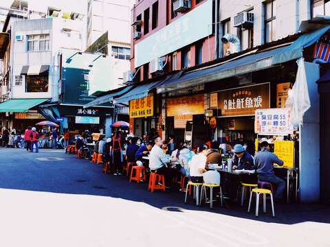 Visit Dadaocheng Park and Learn More about the Neighborhood’s History