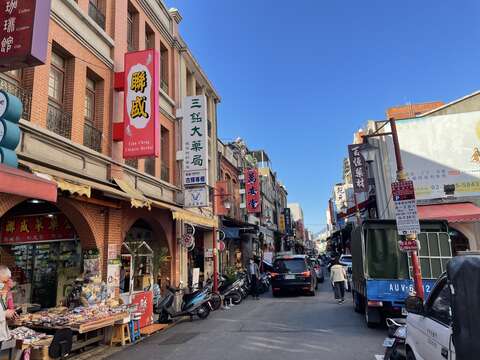 Visit Dadaocheng Park and Learn More about the Neighborhood’s History