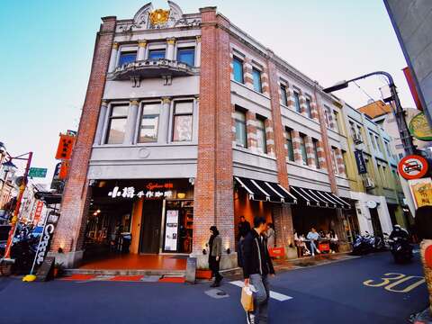 Visit Dadaocheng Park and Learn More about the Neighborhood’s History