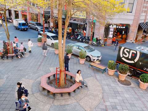 Visit Dadaocheng Park and Learn More about the Neighborhood’s History