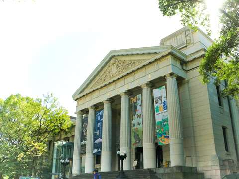 國立臺灣博物館，建築樣式採文藝復興風格，華麗莊嚴
