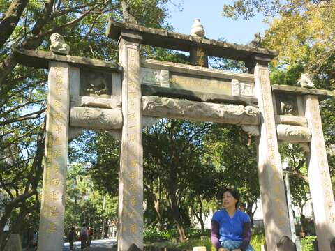 黃氏節孝坊(今)