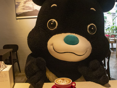 永康與台大公館商圈的部分特約店家，還有推出限定款杜鵑花咖啡。