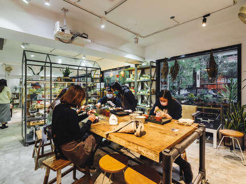 Succulent-themed workshops and courses take place in this leafy space. (Photo/Samil Kuo)