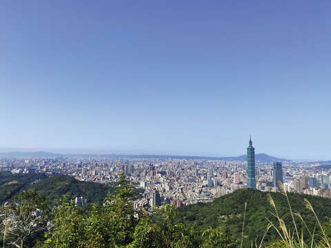 Mt. Muzhi is the pinnacle of Section 6, offering a bird's eye view of Taipei City. (Photo/Fion)