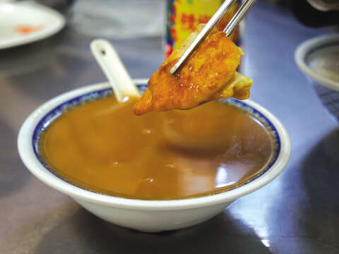 Dipping egg crepe in hot rice milk is the most authentic way to enjoy this amazing food.