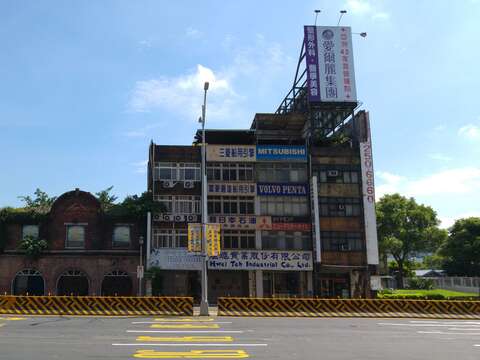 臺北行旅廣場西基地前身-交八廣場舊時景象(臺北市政府都市發展局提供)