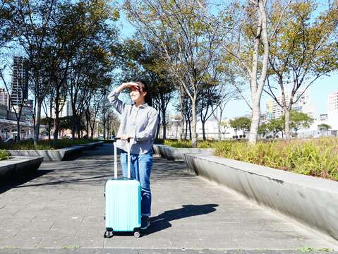 臺北行旅廣場有別於以往車水馬龍、熙來攘往的吵雜環境，相當適合徒步尋訪古蹟景點，細細探索歷史脈絡，回憶台北西城的歷史痕跡