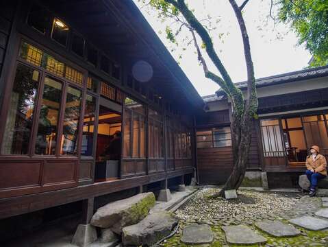 臺北琴道舘：琴道舘前身為日式宿舍，為市定古蹟建築。