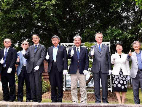 Restored Bronze Bust of William Burton Unveiled at Taipei Water Park