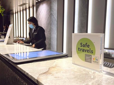 設置安全旅遊戳記於櫃台(由台北喜來登大飯店提供)