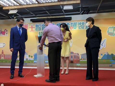 HCG Donates 20 LENUS Kiosks to City Hall