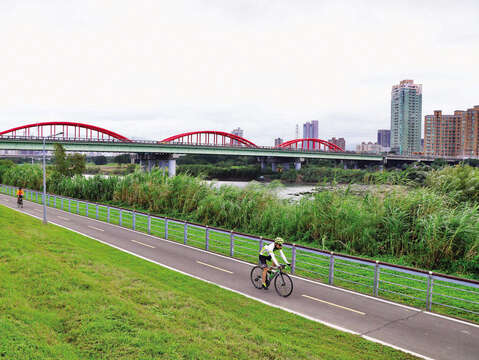 Riverside parks in Taipei are cyclist- friendly, which is why Tortomasi loves them so much.