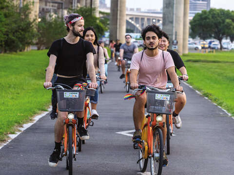 Everyone can enjoy cycling in Taipei despite their nationality, ethnicity or sexual orientation.