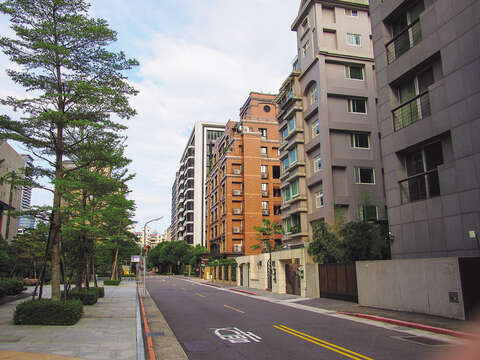大直は静かな環境が整った住宅街です。