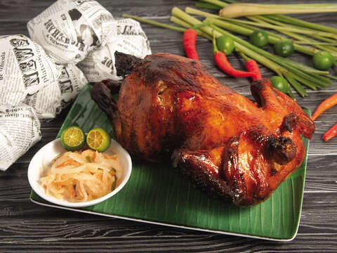 The authentic Filipino grilled chicken at Wow Litson Manok helps relieve feelings of homesickness for migrant workers. (Photo/Wow Litson Manok)