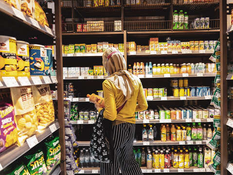 CLC東南亜食品百貨では、さまざまなハラル食品を購入できます。