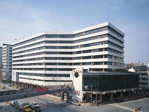 1981年南門市場大樓於興建完工(照片來源：國家文化資料庫)。