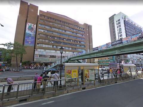 1980年水源市場大樓落成，但因建築逐漸老舊，市府再次進行整修（Google地圖）。
