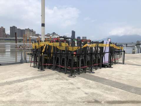 水利處已要求業者將座椅全數收起