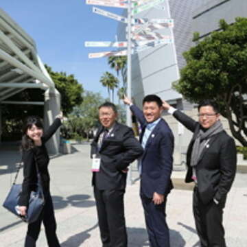 Mayor Draws Experience from US Entertainment Industry