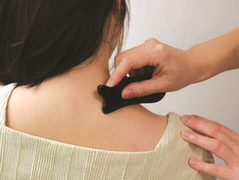 Gua sha is a popular method of massage in Taipei and helps to relax the body. (Photo/jessiej)