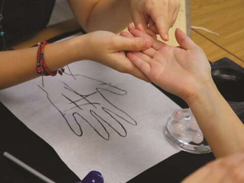 Palm reading is a common method of fortune-telling for people to consult about the uncertainties they may encounter. (Photo/jessiej)
