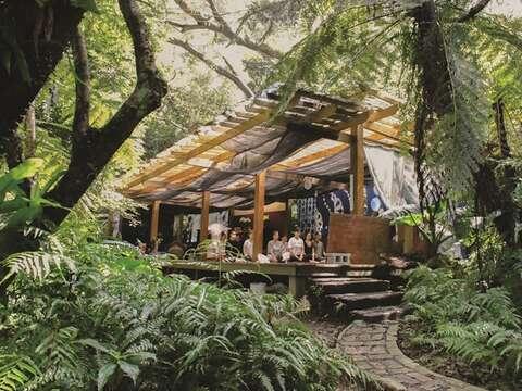 Located on a secluded mountain in Maokong, U-Theatre holds all kinds of Zen activities for people to learn about meditation. (Photo/Liang Shuyi)