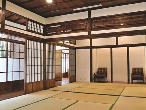台湾文学基地は長い修復期間を経て、内部の環境を高度に再現することに成功しました。