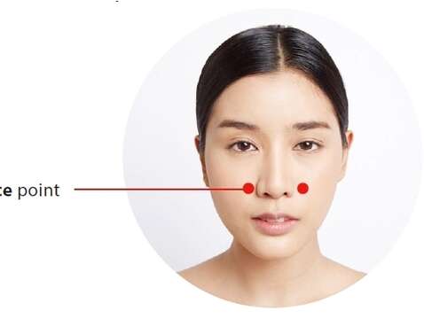 To relieve headaches, try a "welcome fragrance" massage at home. (Photo/xFrame)