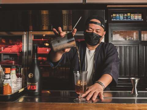 As the times have changed, Little T believes that Taipei's bartenders are paying more and more attention to the details and steps of bartending.