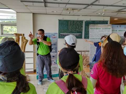 手語導覽員可以更加生動且完整地介紹關渡自然公園的生態奧妙。