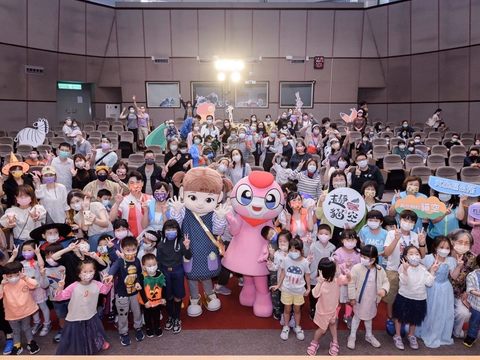 觀傳局「走靜貓空」系列活動第五場「童樂會-動物音樂派對」活動適逢萬聖節，現場大小朋友精心扮裝一起同歡。