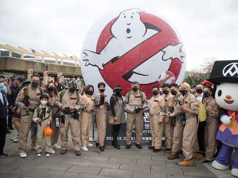​Mayor Visits Tianmu Halloween Fest