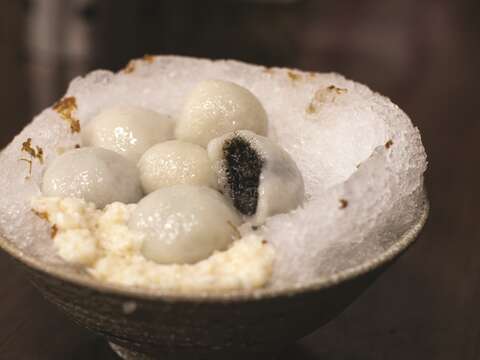 Eating tangyuan on the Winter Solstice Festival symbolizes a year’s passing and the reunion of family. (Photo/Taiwan Scene)