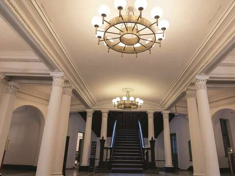 The magnificent entrance to the lobby has been used as a set for movies and music videos many times.