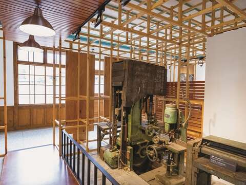 Many machines used in the railway systems in the past can also be seen in the park.