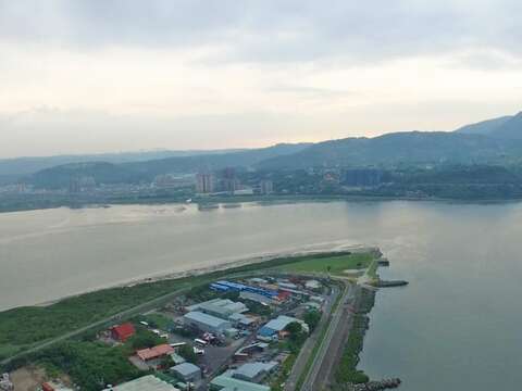 兩河匯流口與觀音山