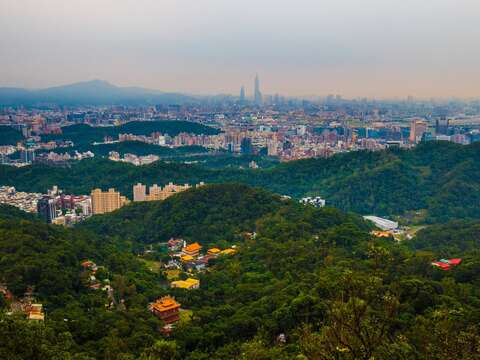 碧山巖