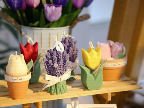 Cristina Candle 推出的「手工鬱金香香氛蠟燭」