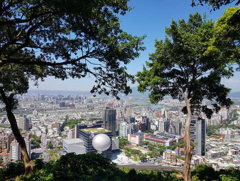 享受森林微風 體驗野餐眺望城市美景