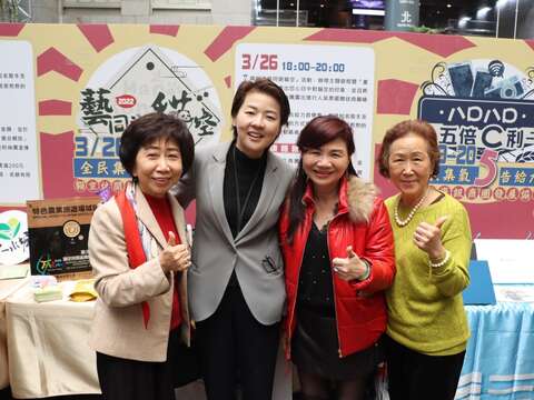 黃珊珊副市長邀請民眾上貓空喝茶遊逛，享受都市田園的寧靜氛圍。