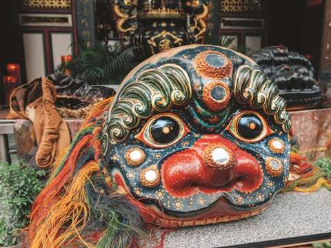 Lions without ears are the main feature of the Golden Lion Group Ta-Long-Tong in Taipei.
