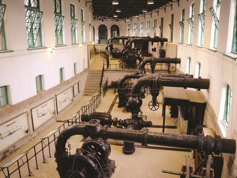 台北自來水園区にある博物館には、かつてのインフラ設備が残っています。