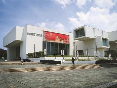 台北市立美術館では現地アーティストの創造性あふれる作品が鑑賞できます。