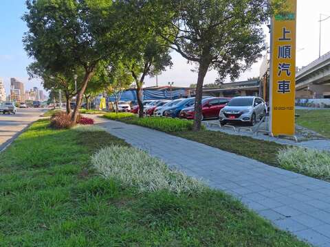 承德路大業路口綠帶