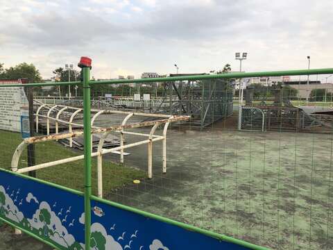 極限運動場開始換新裝，避免擅入工地