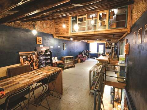 什木工地は建築に関する教室であると同時に、江氏自身によるリノベーションプロジェクトの一環でもあります。
