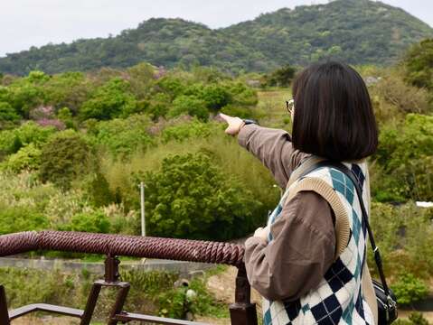 眺望平等農村社區及梯田風光